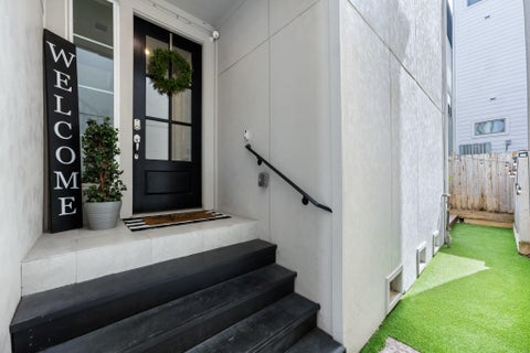 Photo of 1309 W 24th Street #A, Houston, TX 77008 (MLS # 72268735)