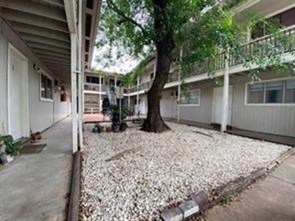 Photo of 205 Avondale Street #5, Houston, TX 77006 (MLS # 65032657)