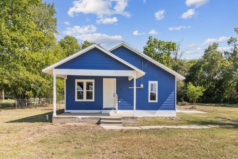 Photo of 711 Jefferson Street, Teague, TX 75860 (MLS # 44153830) Photo of 711 Jefferson Street, Teague, TX 75860 (MLS # 44153830)