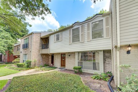 Photo of 824 Wax Myrtle Lane, Houston, TX 77079 (MLS # 6808872)