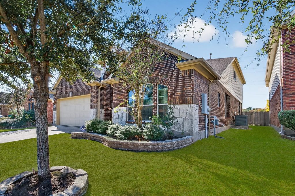 Photo of 1018 Nantucket Street, Pasadena, TX 77503 (MLS # 41423295)