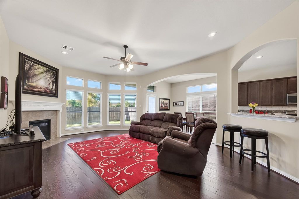 Photo of 1018 Nantucket Street, Pasadena, TX 77503 (MLS # 41423295)