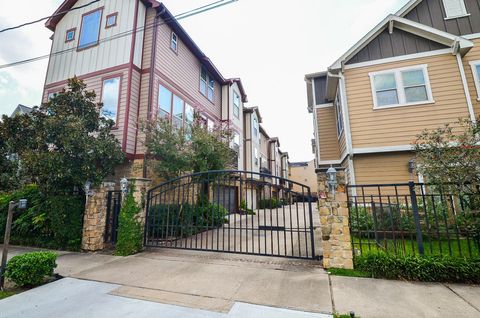 Photo of 934 W 24th Street, Houston, TX 77008 (MLS # 23506542)