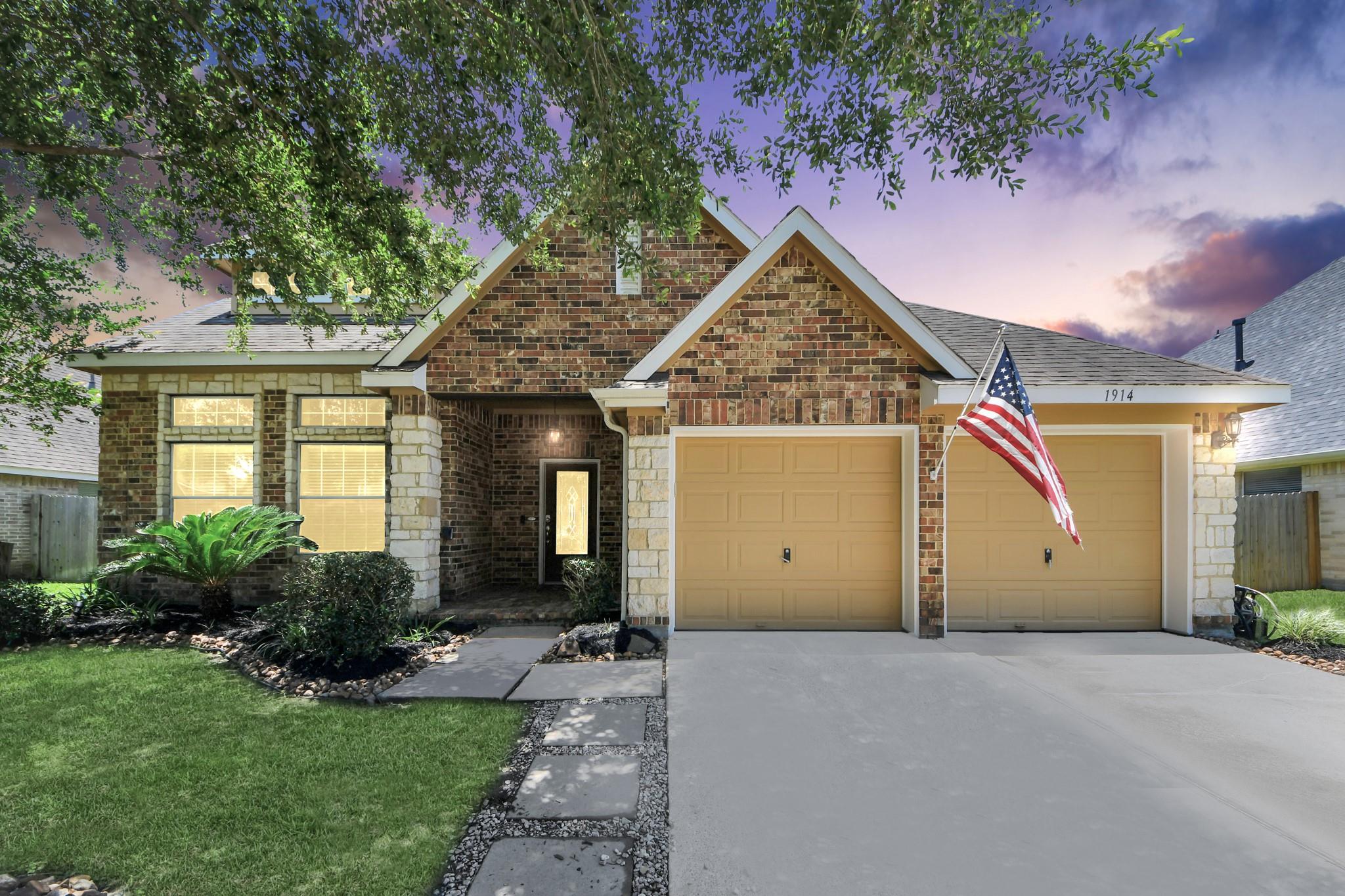 1914 Grandoak Drive