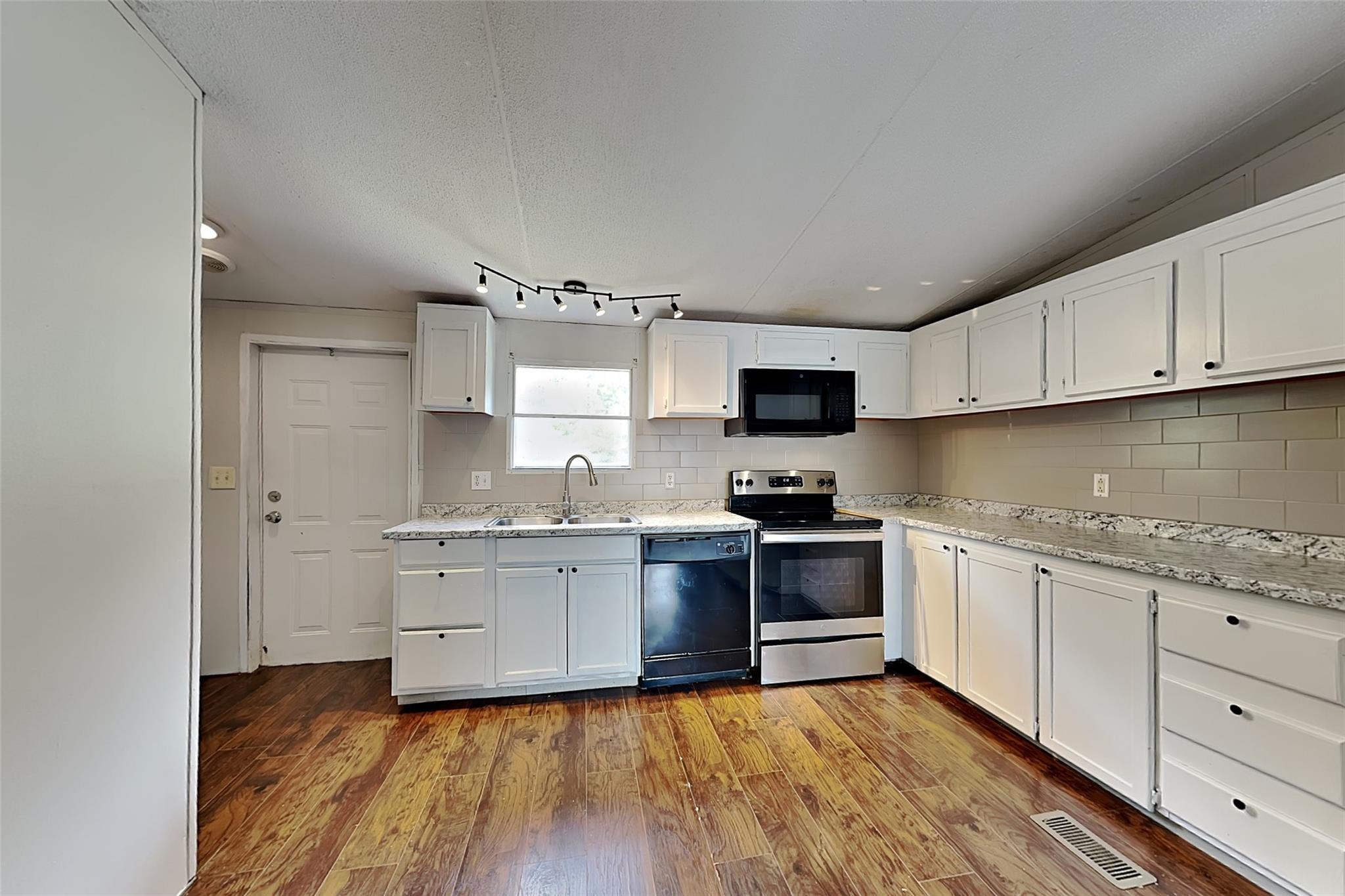 16206 Evergreen Timbers