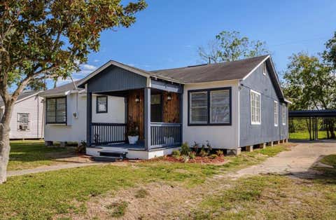 Photo of 804 Carnegie Street, Baytown, TX 77520 (MLS # 61081257)