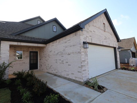 Photo of 21218 Jacaranda Blossom Way, Tomball, TX 77377 (MLS # 35554823)