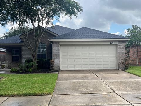 Photo of 1607 Mills Pass Way Way, Katy, TX 77494 (MLS # 57889137)