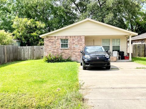 Photo of 12117 11th Street, Santa Fe, TX 77510 (MLS # 45803551)