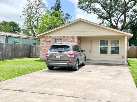 Photo of 12117 11th Street, Santa Fe, TX 77510 (MLS # 45803551)