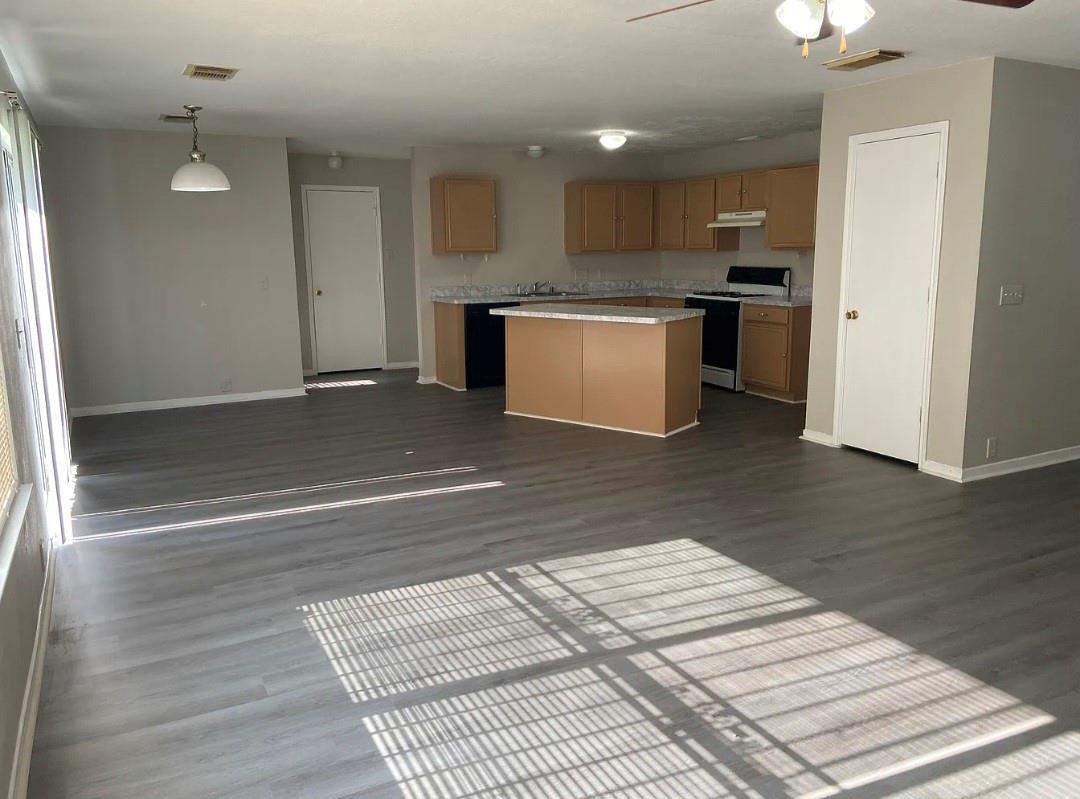 2751 Villa Del Street