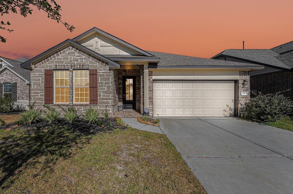 Photo of 104 Sea Glass Cove, Katy, TX 77493 (MLS # 14861797)