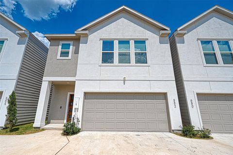 Photo of 882 Fortune St Street, Houston, TX 77088 (MLS # 20266884)