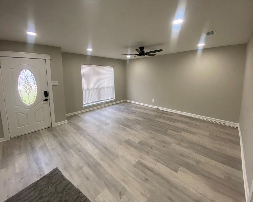 Photo of 8212 Tavenor Lane, Houston, TX 77075 (MLS # 30588287)