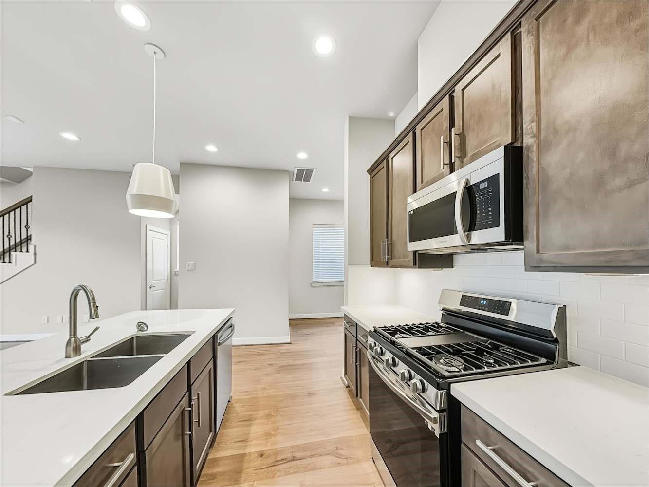 12410 Executive Square Lane