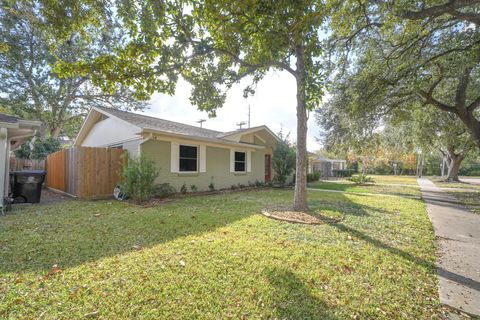 Photo of 5471 Loch Lomond Drive, Houston, TX 77096 (MLS # 19886161)