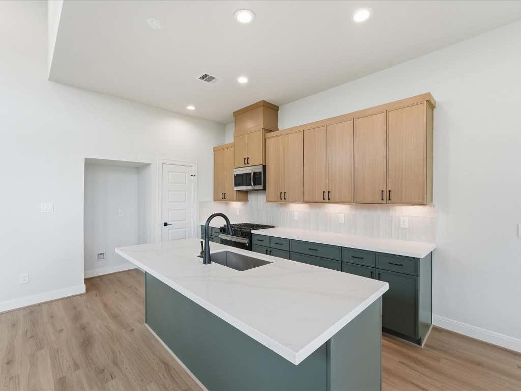 Photo of 9214 Fort George Street, Houston, TX 77063 (MLS # 70277532)