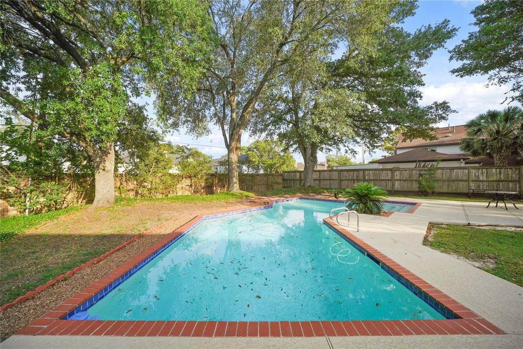 Photo of 11804 Westmere Drive, Houston, TX 77077 (MLS # 38971534)