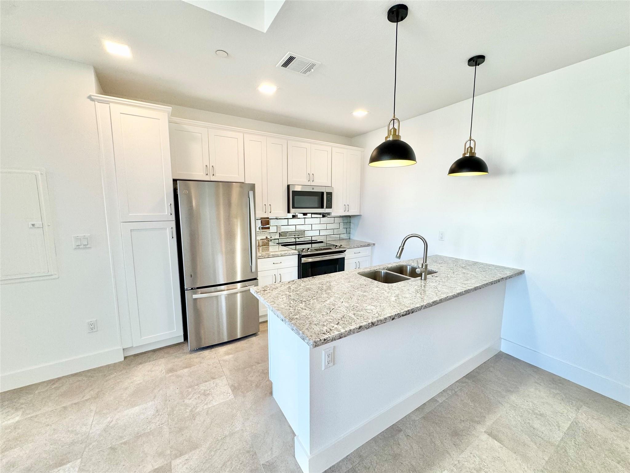 2102 Mechanic Street 204