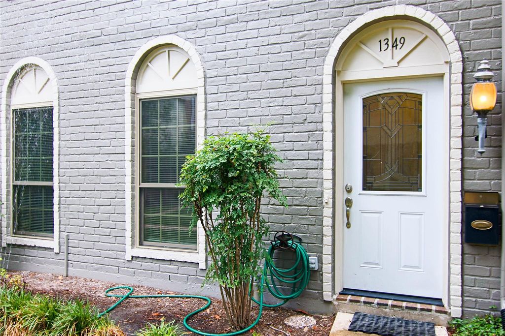 Photo of 1349 Country Place Drive, Houston, TX 77079 (MLS # 92176999)