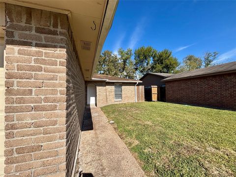 Tiny photo for 5610 Drakestone Bl Blvd, Houston, TX 77053 (MLS # 4614967)