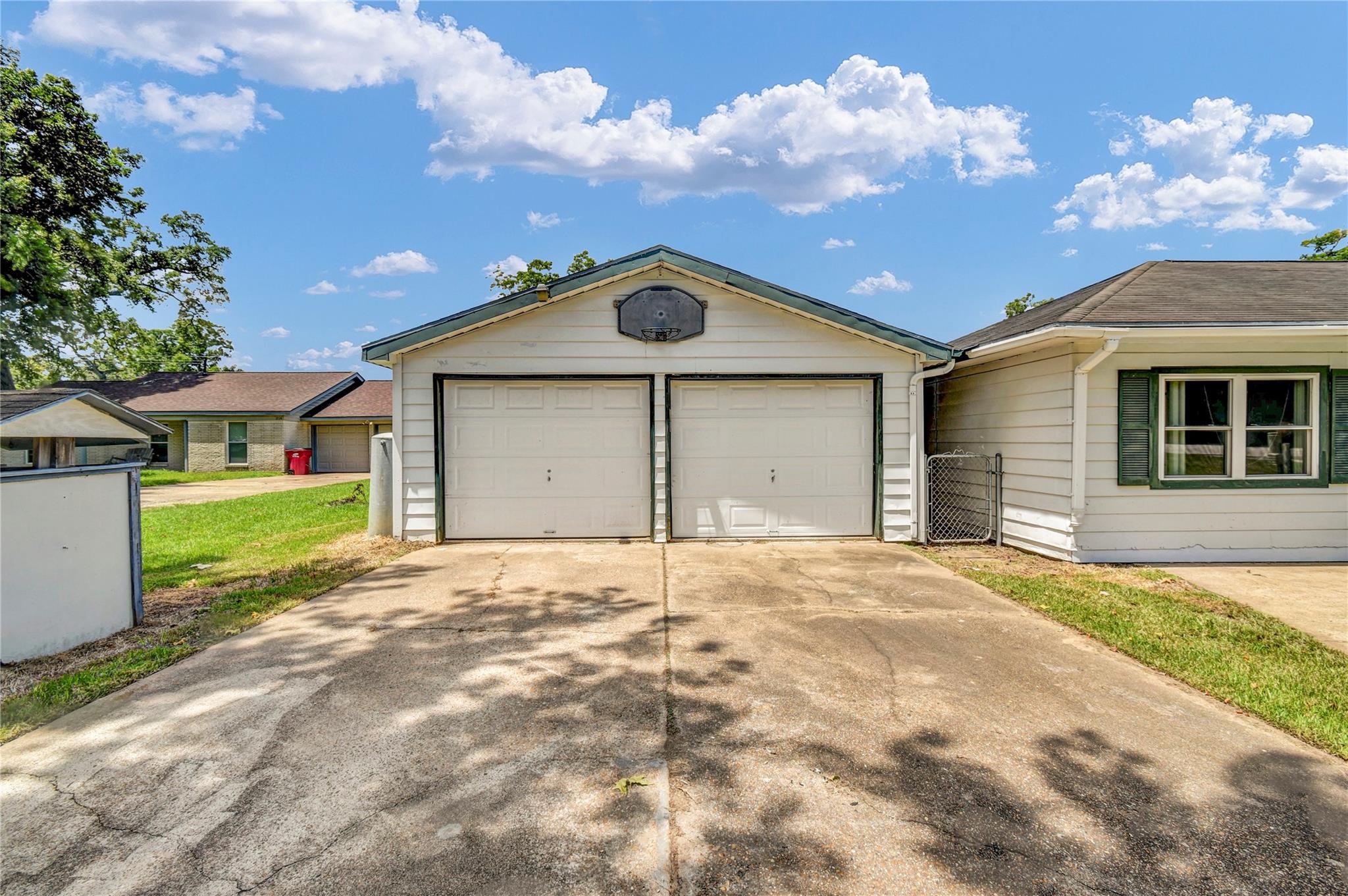 1710 Highway 332 W