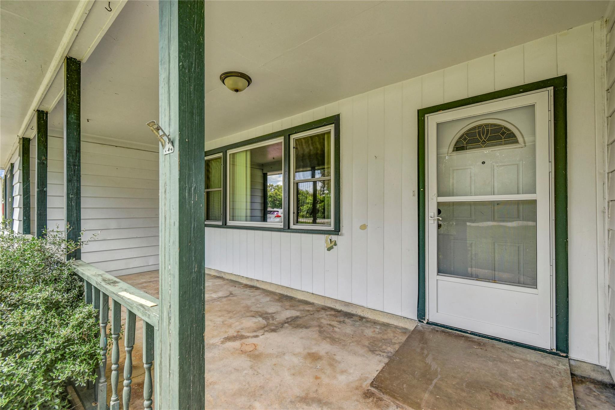 1710 Highway 332 W
