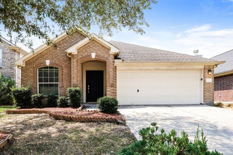 Photo of 1711 Rock Ridge Drive, Houston, TX 77049 (MLS # 32206689)