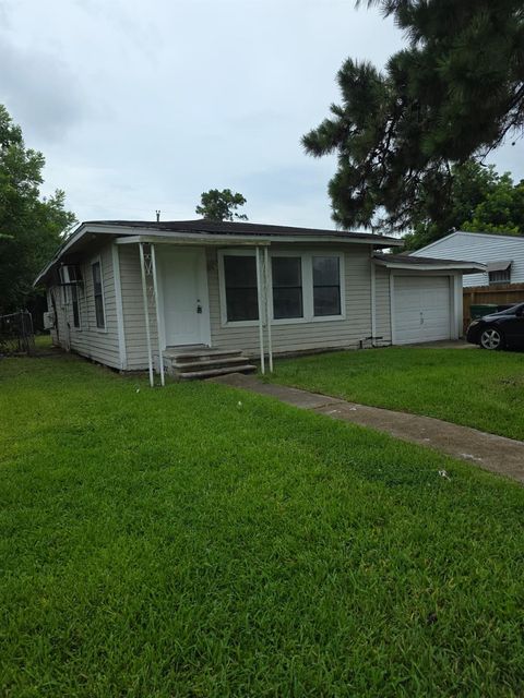 Photo of 242 Bolden Street, Houston, TX 77029 (MLS # 96964717)
