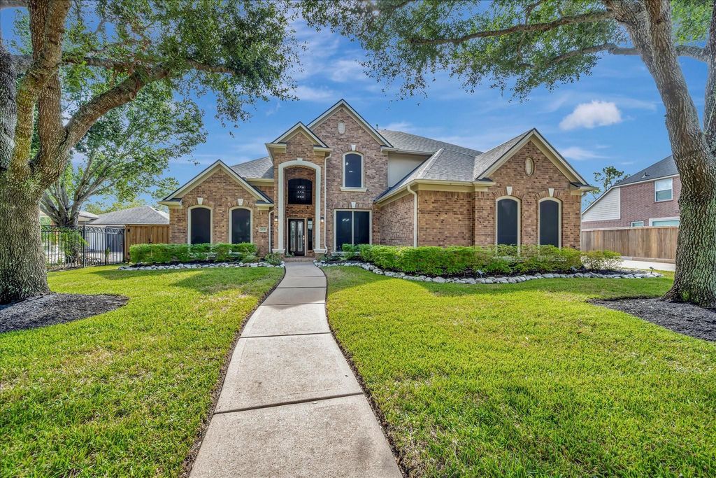 Photo of 2847 Everett Drive, Friendswood, TX 77546 (MLS # 48053000)