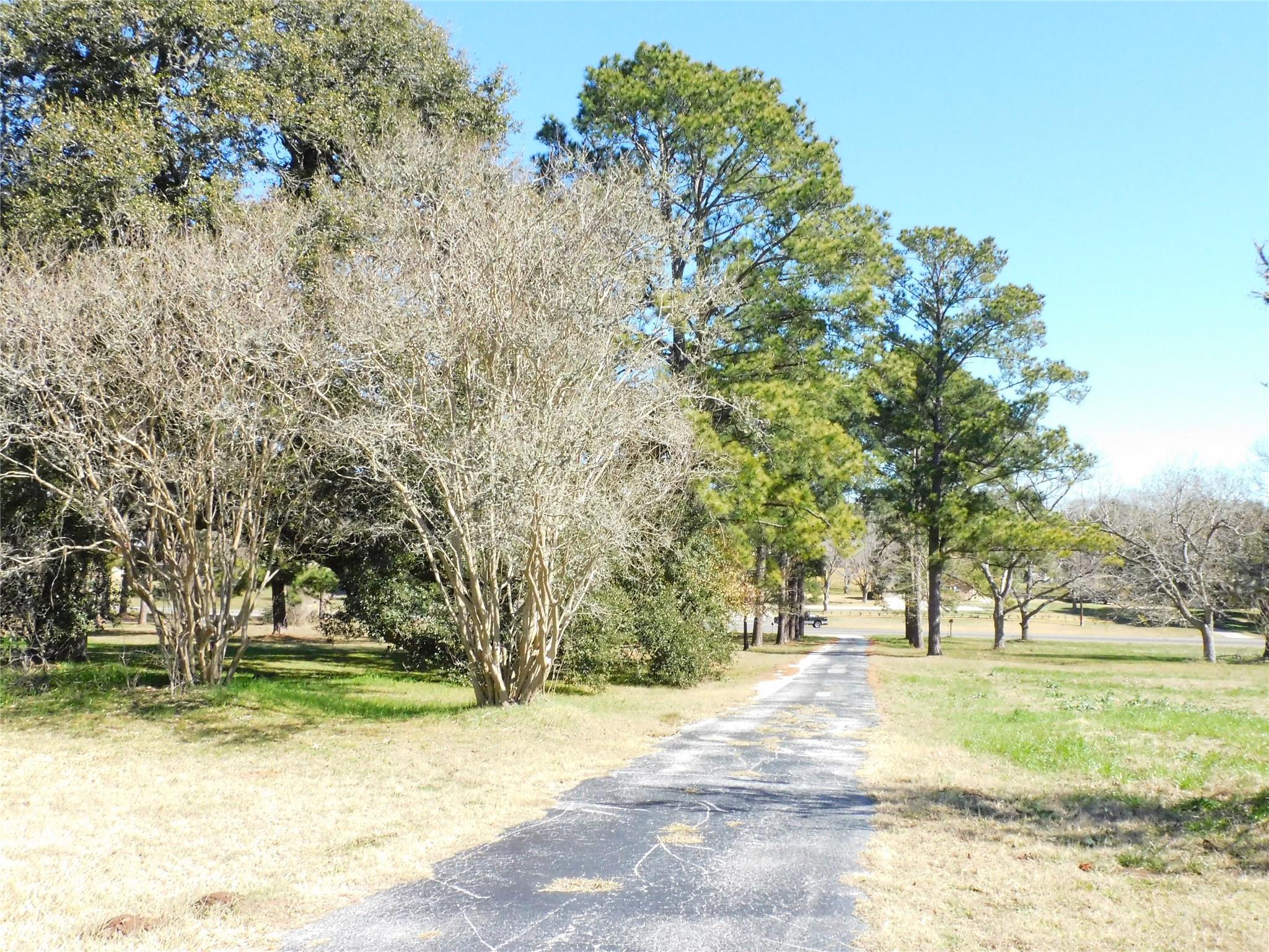 2408 Gun And Rod Road