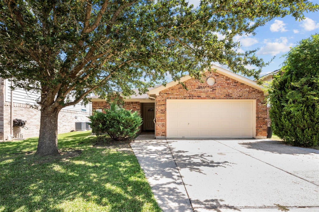 Photo of 8014 Blackcherry Lane, Baytown, TX 77523 (MLS # 97023178)