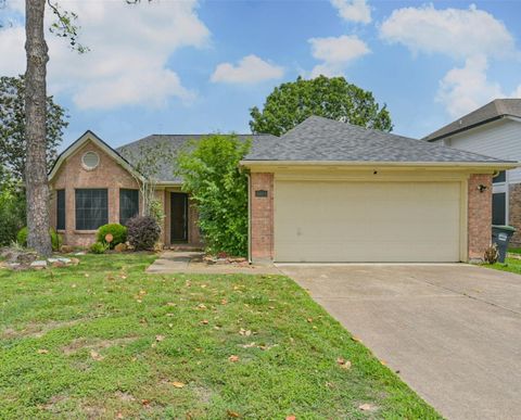 Photo of 1021 N Sunset Drive, Pearland, TX 77581 (MLS # 60689621)