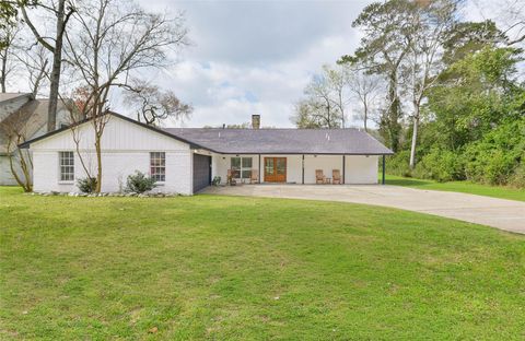 Photo of 531 Brandon Road, Conroe, TX 77302 (MLS # 48625932)