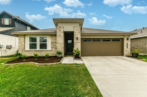 Photo of 13005 Oleander Bay Lane, La Marque, TX 77568 (MLS # 80030340)