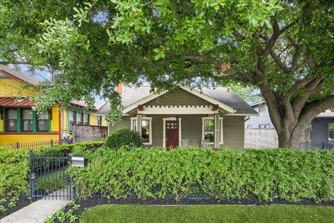 Photo of 2612 Morrison Street, Houston, TX 77009 (MLS # 68264598)