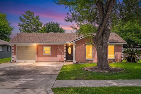 Photo of 2309 Halbert Drive, Pearland, TX 77581 (MLS # 18000872)