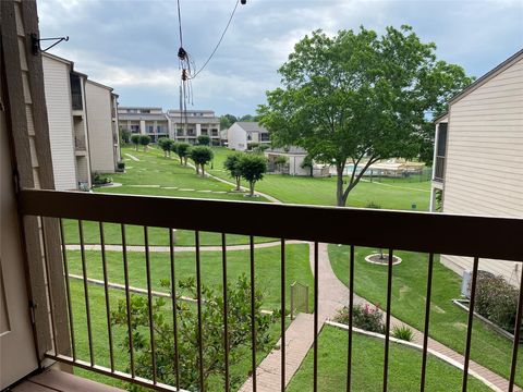 Photo of 204 Lakeview Terrace, Conroe, TX 77356 (MLS # 89863202)