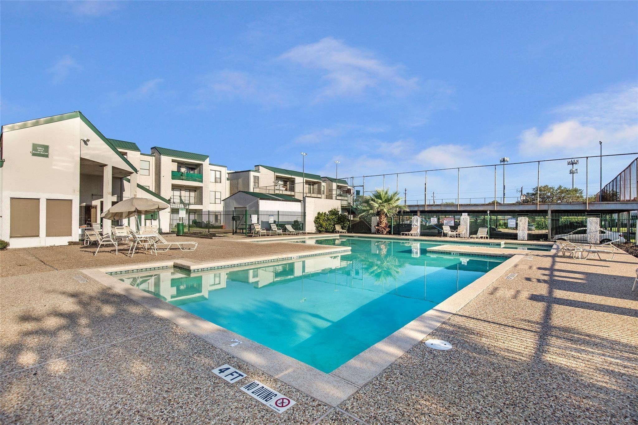 2822 S Bartell Drive 21