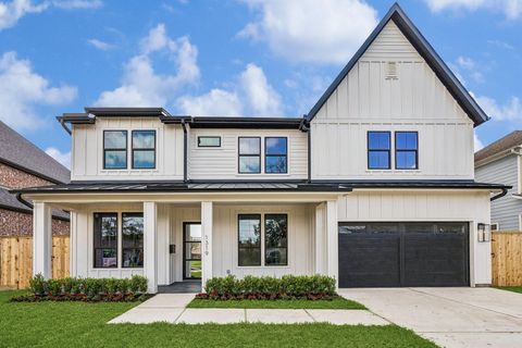 Photo of 1231 Martin Street, Houston, TX 77018 (MLS # 67800301)