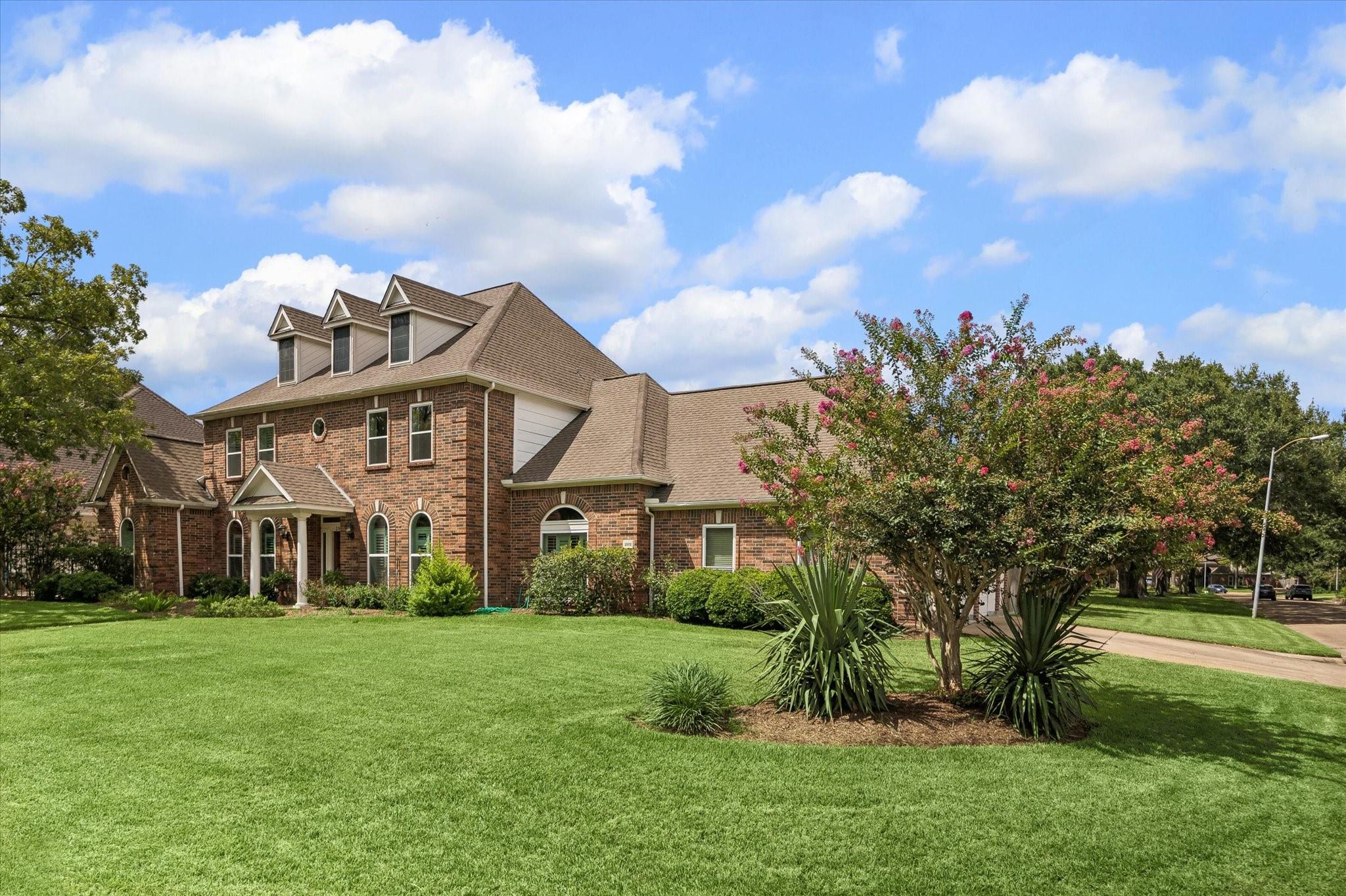 20002 Sky Hollow Ln