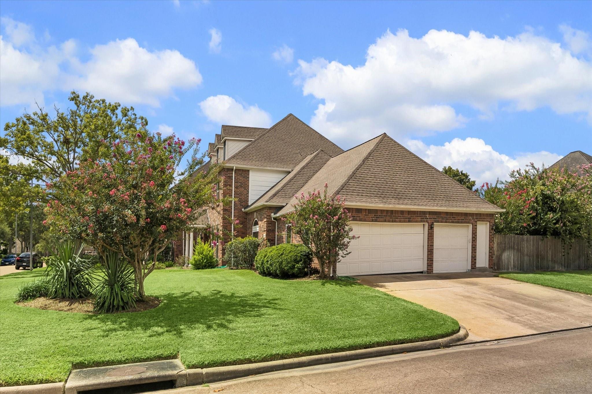 20002 Sky Hollow Ln
