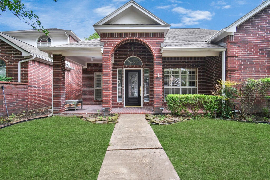 Photo of 4727 Cashel Castle Drive, Houston, TX 77069 (MLS # 76612383)