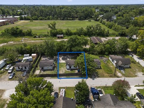 Photo of 7333 Parkes Street, Houston, TX 77088 (MLS # 41976464)