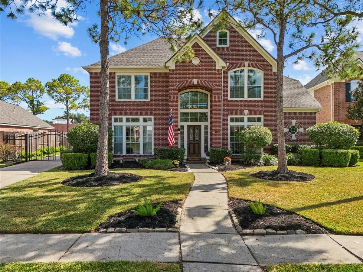 105 Pelican Court