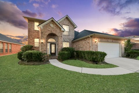 Photo of 13719 Hartford Court, Sugar Land, TX 77498 (MLS # 55793687)