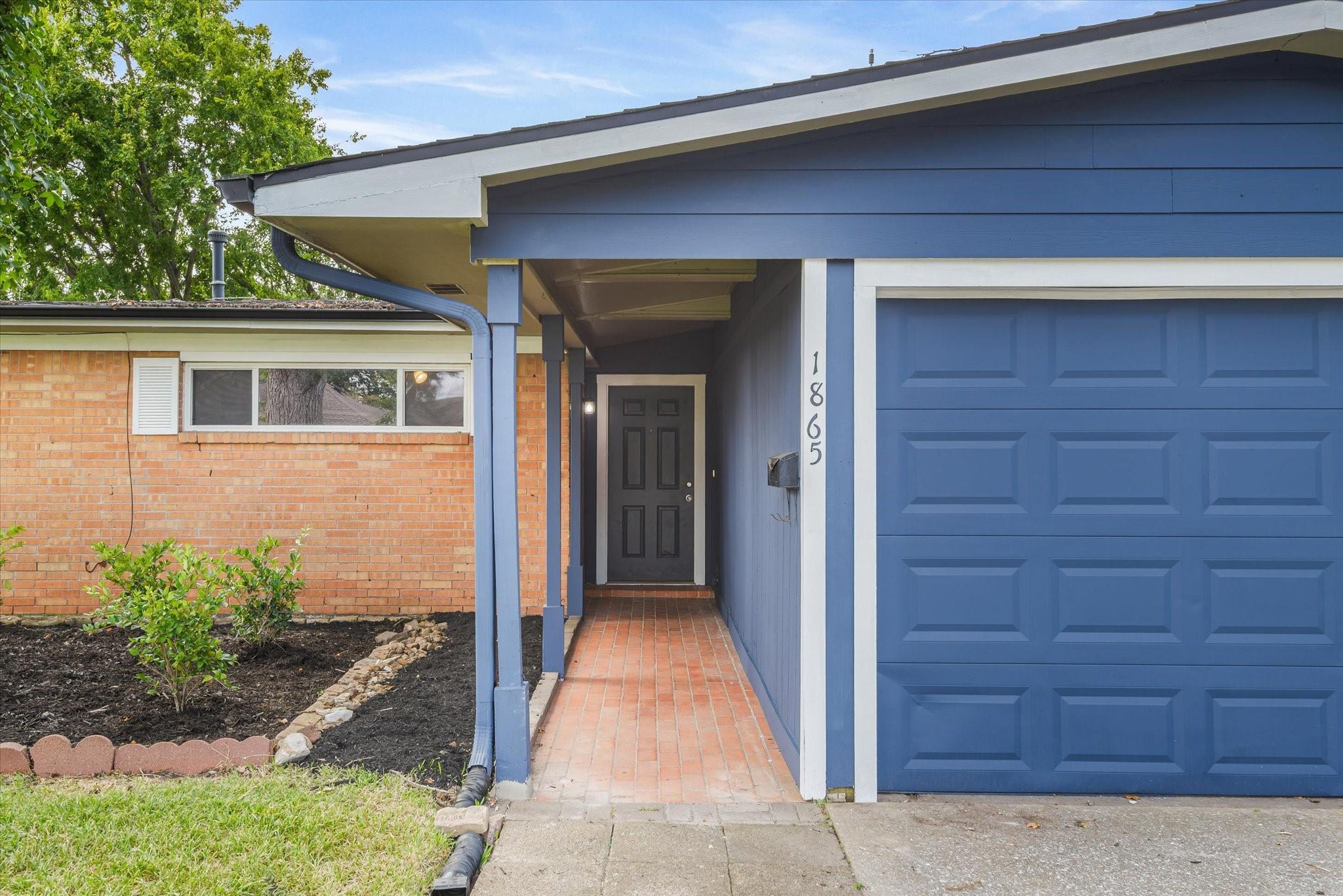 1865 Dolphin Drive