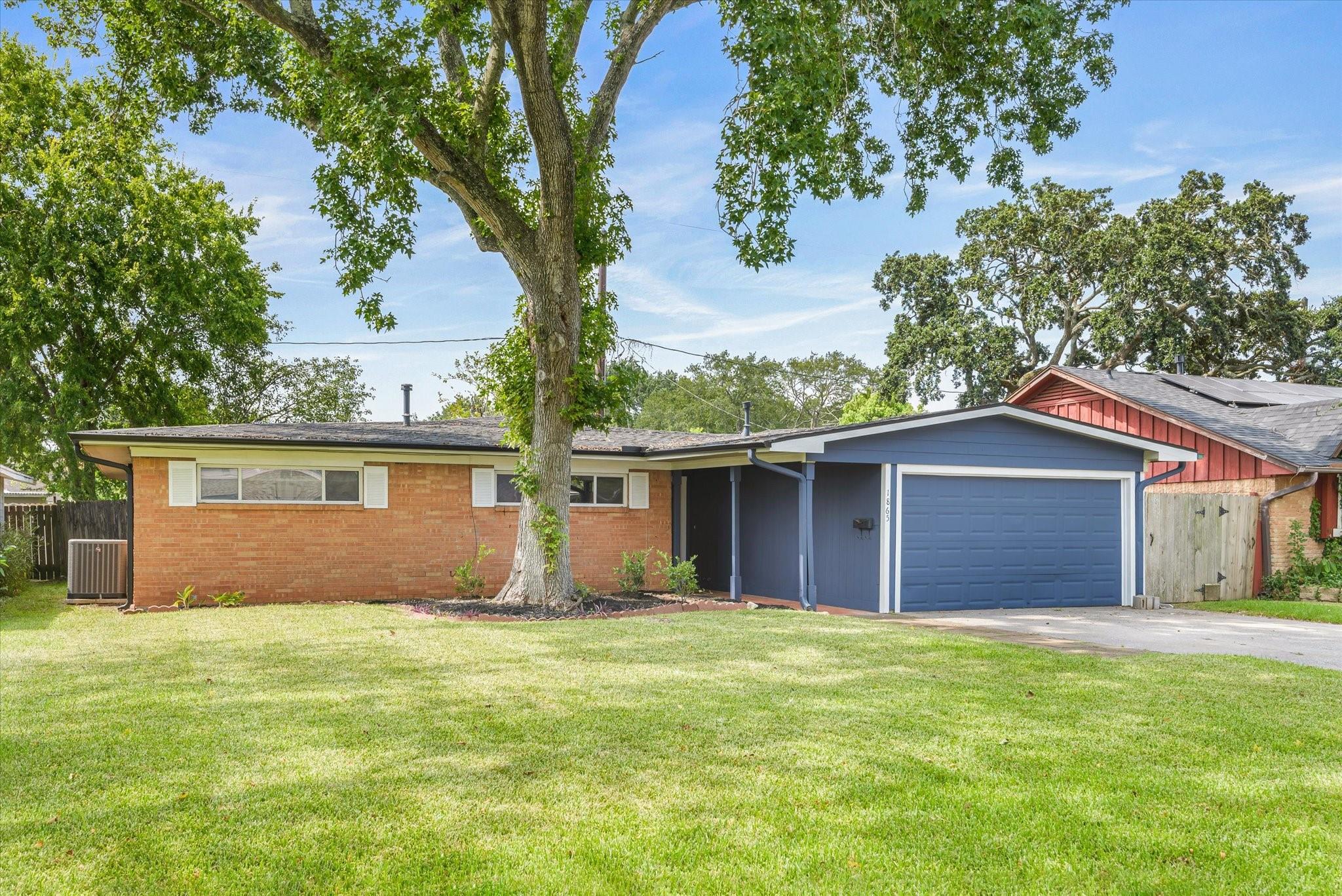 1865 Dolphin Drive