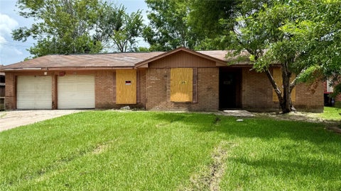 Homes For Sale - 504 Pamela Drive<br/> Baytown, TX 77521