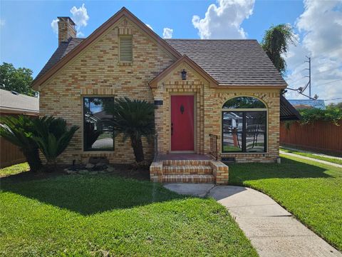 Photo of 15 Delmar Street, Houston, TX 77011 (MLS # 43178702)
